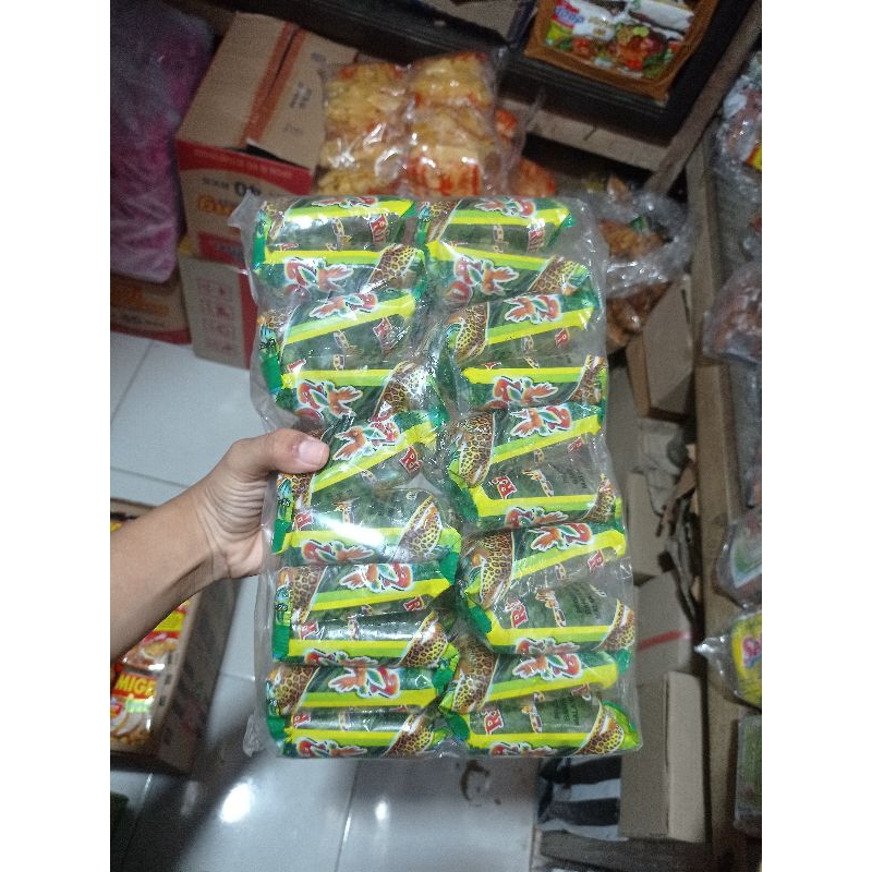 

Snack Makaroni Kerang Rimba 1 renteng isi 10 pcs
