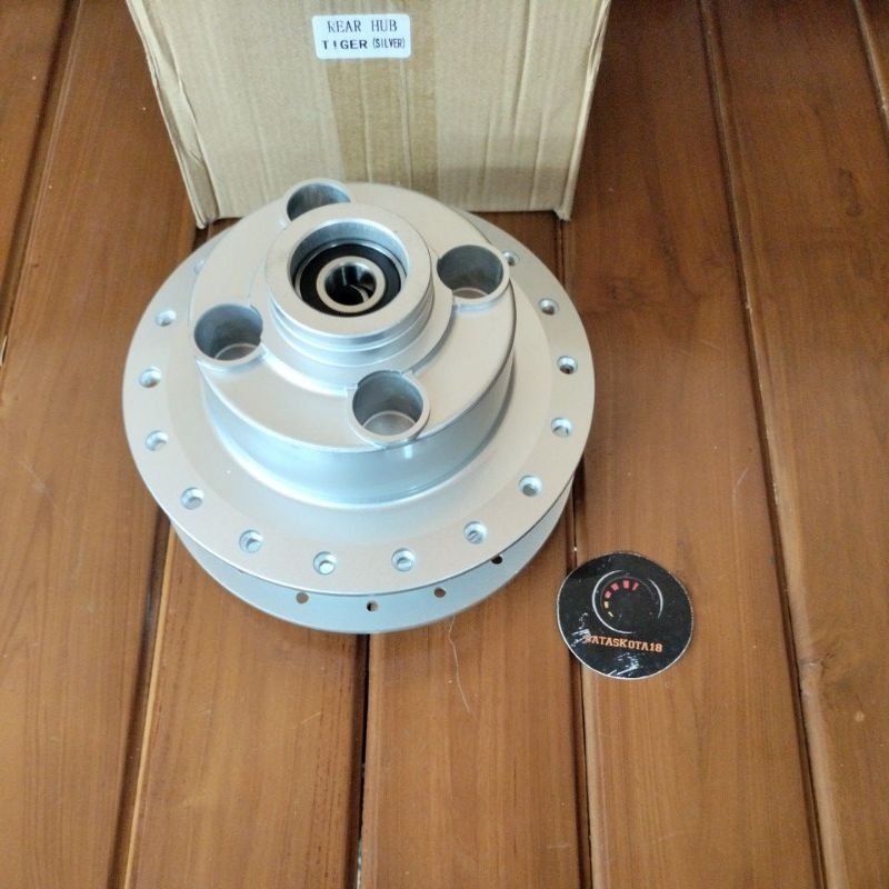 Tromol belakang plus bearing Tiger lama