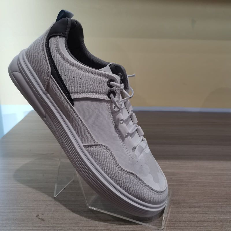 Sepatu Sneakers Casual Castello CH141890LD