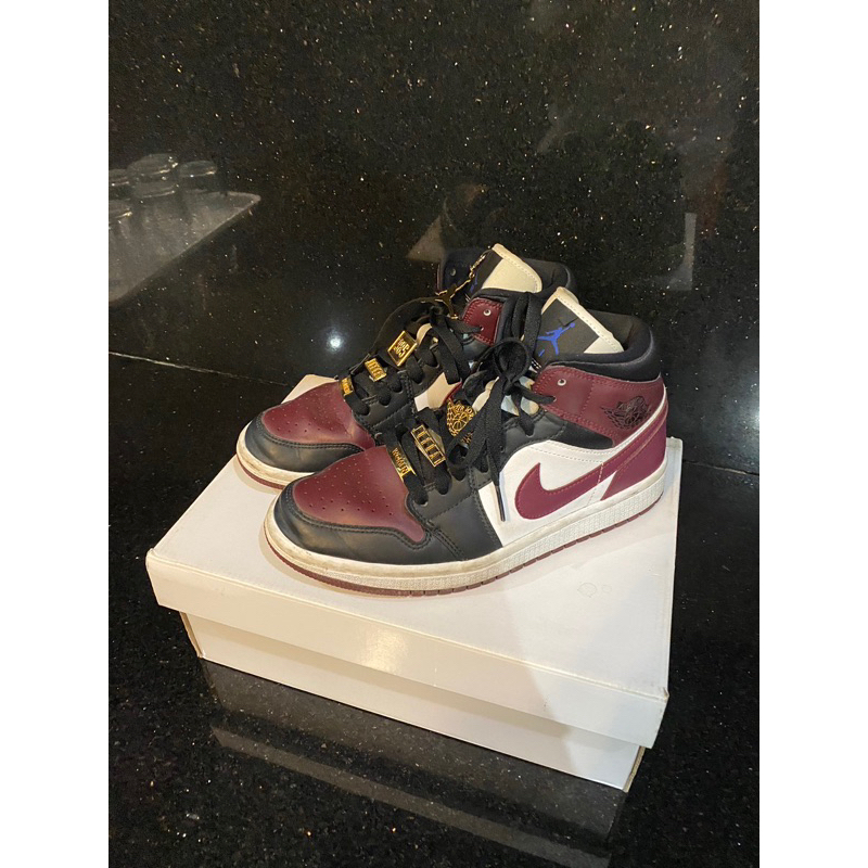 Air jordan 1 mid fearless black red