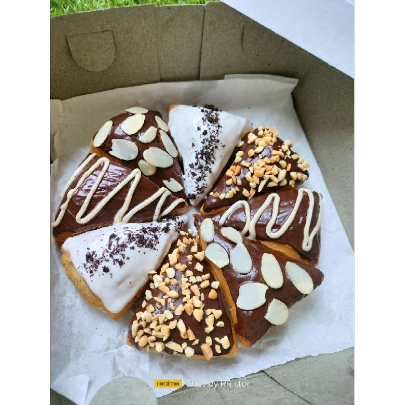 

Donut Pizza Premium