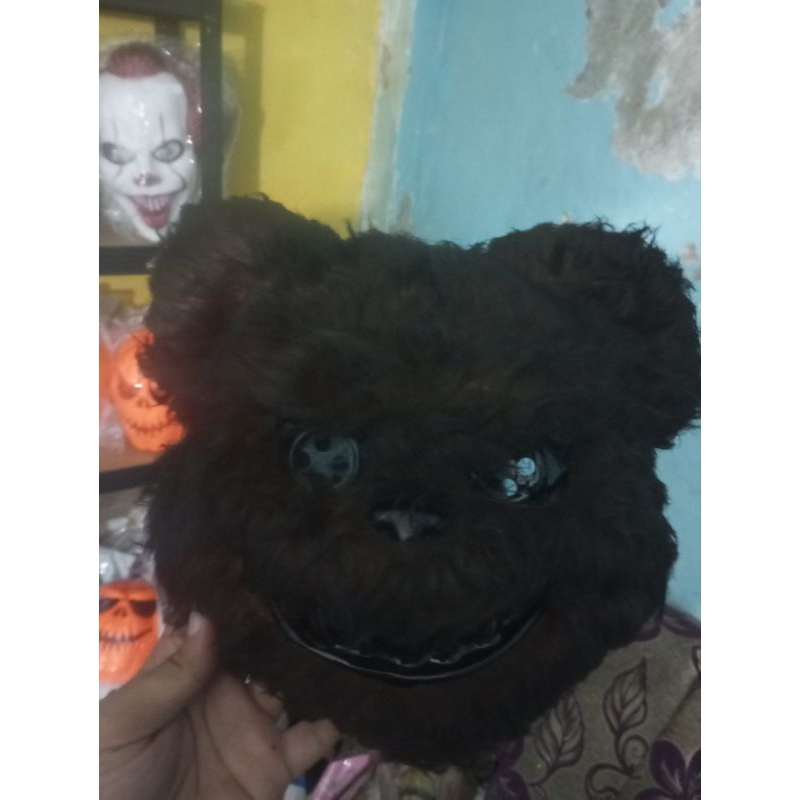 topeng hallowen beruang hitam