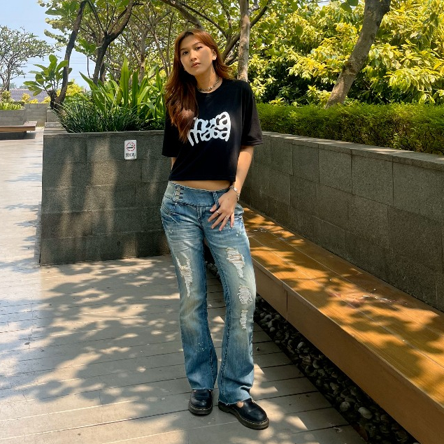 Voyager Outfitters Crop Tee - Mura Masa "Logotype"