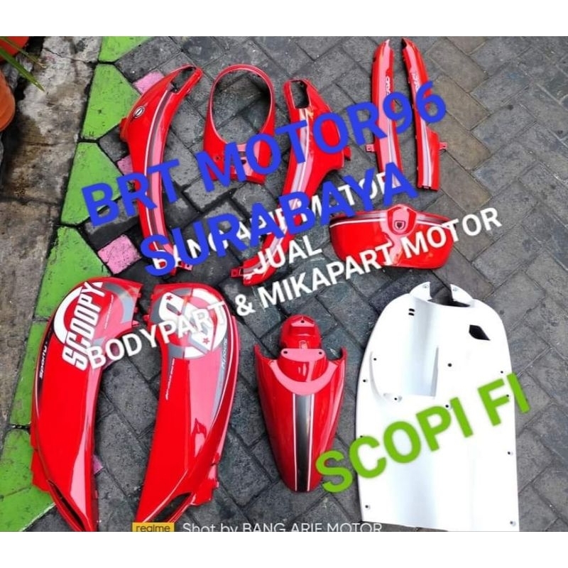 Cover body set Honda Scoopy fi warna merah putih Thun 2016