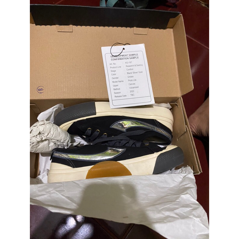 sepatu compas proto lite low black