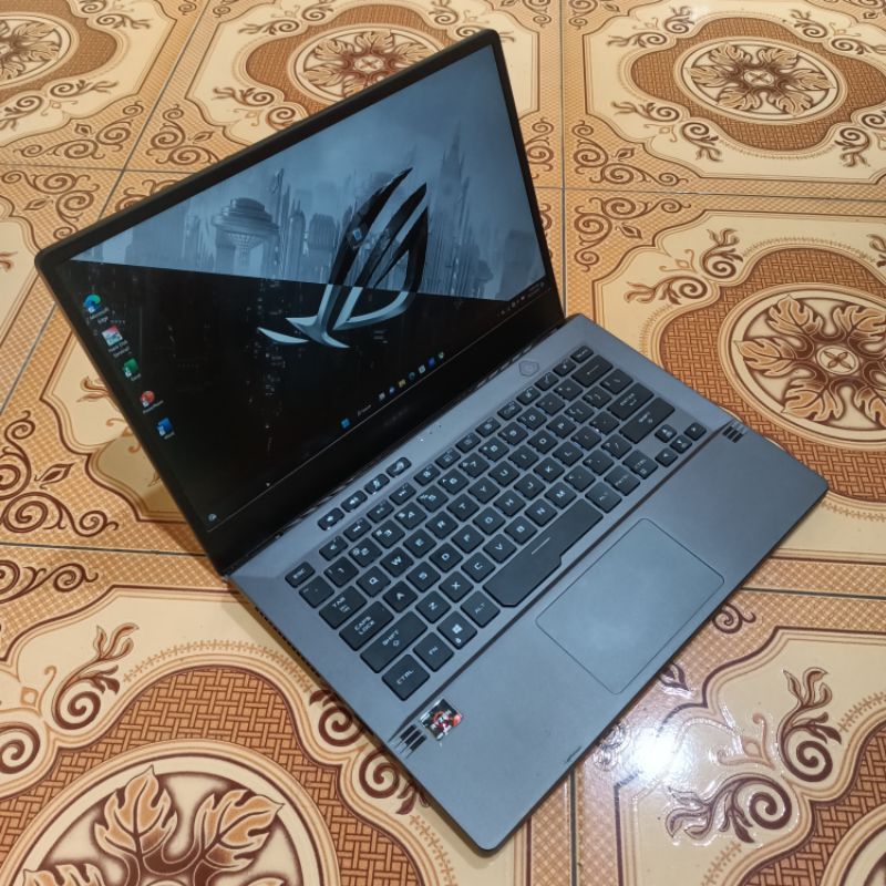 Asus ROG Zephyrus G14 GA401IV Animatrix Ryzen 9 4900Hs RAM 16/1TB RTX 2060