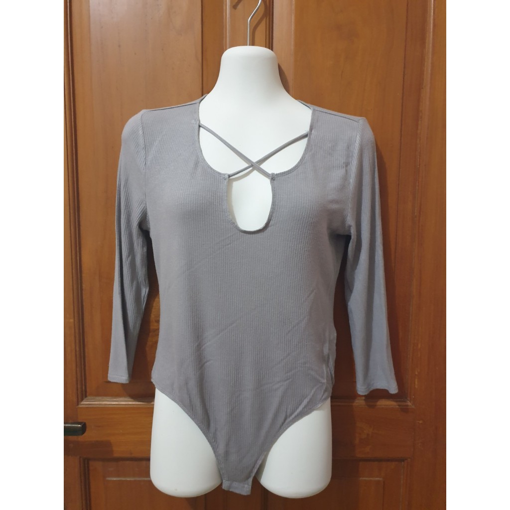 FOREVER 21 - BODYSUIT SOFT GREY