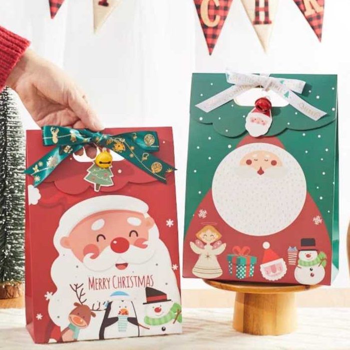 

2pcs - PAPER BAG NATAL HADIAH CHRISTMAS SANTA MEDIUM GIFT BAG KADO NATAL LUCU