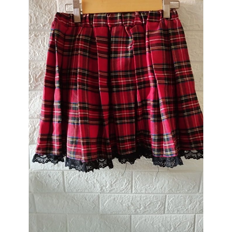 PL rok anak kotak merah hitam