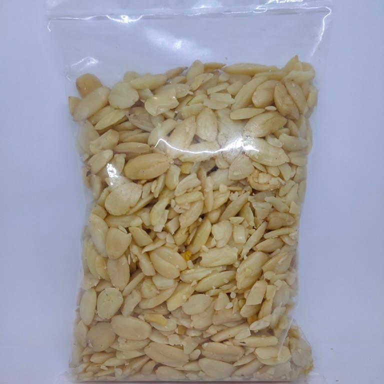 

2 Kg Kenari/ Kacang Kenari/ Pili Nuts - Kupas Mentah / Raw + Dus Buble By KN