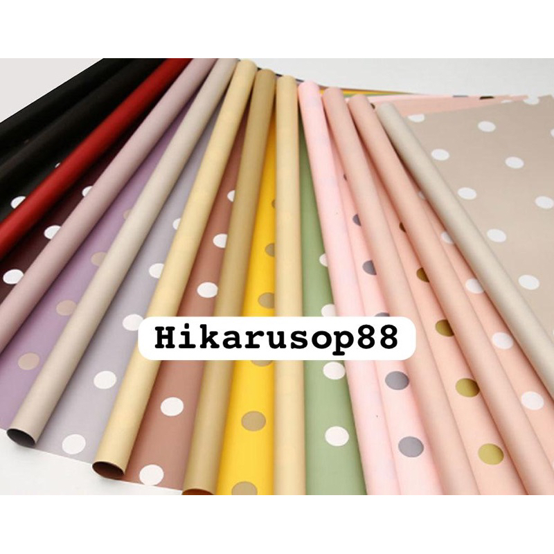 

Kertas Bunga Cellophane Big Polkadot Korean Flower Wrapping Waterproof Buket Bunga