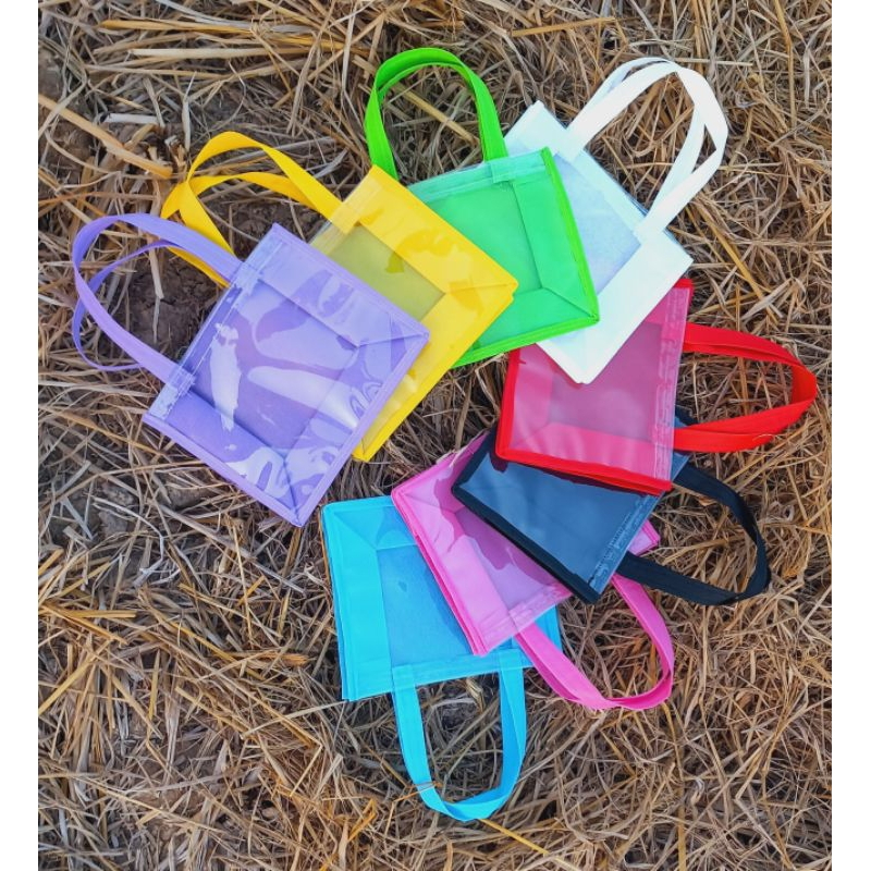 

Tas Souvenir Anak / Parcel dan Hampers ukuran P.20 L.10 T.20 cm warna random | GF
