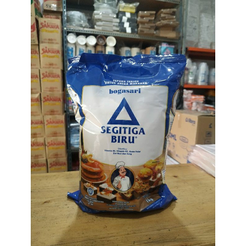 

Tepung Terigu Segitiga PREMIUM 1kg Terigu serbaguna