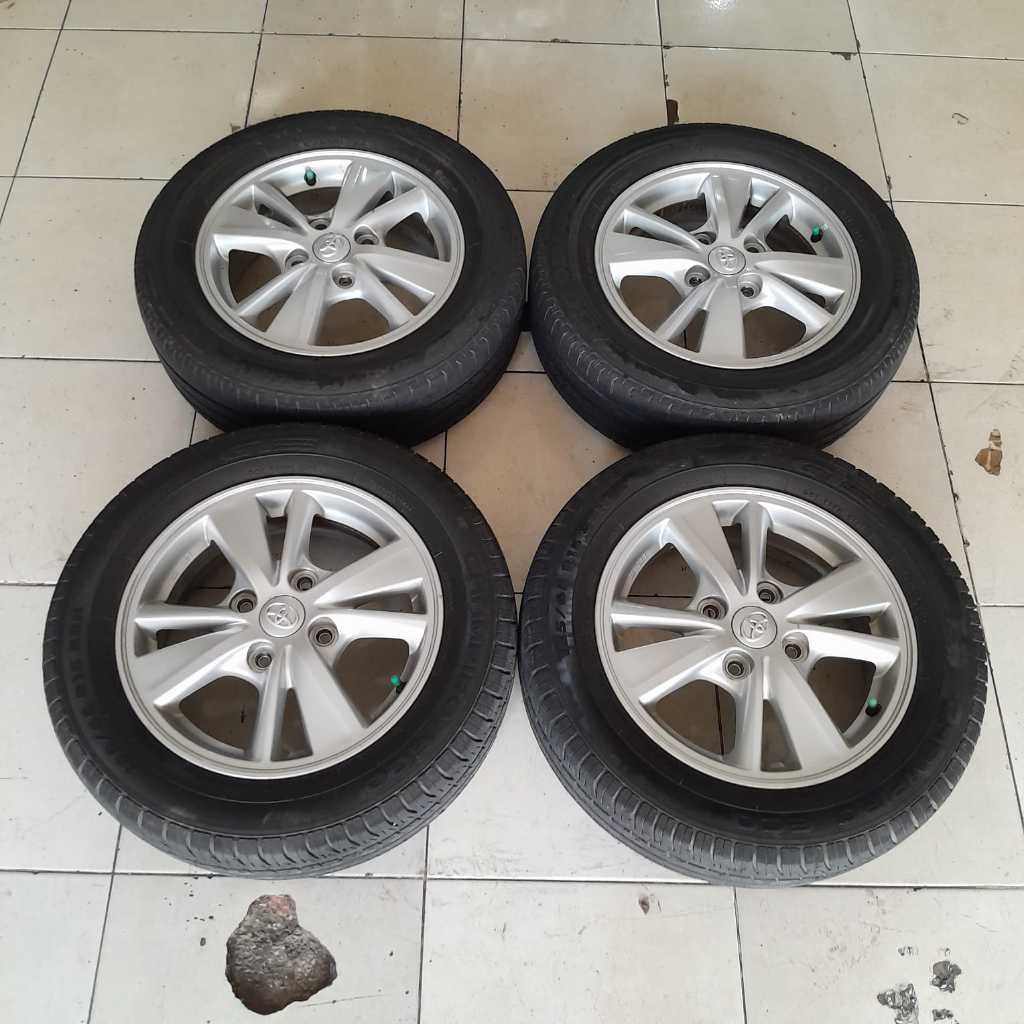 Velg Ori Mobil Avanza Ring 15 Velg Dan Ban Bekas Copotan Mobil Avanza VVeloz Ring 15