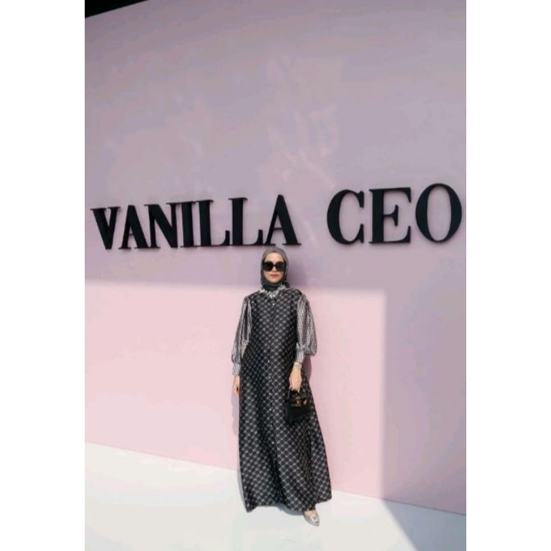 GORGEOUS DRESS BLACK by VanillaHijab