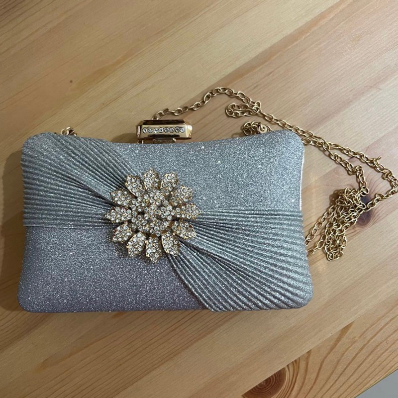 Waiwai Tas Pesta Clutch Silver