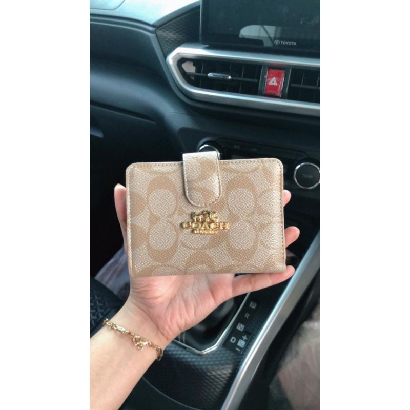 Dompet Wanita Coach Lipat Pendek