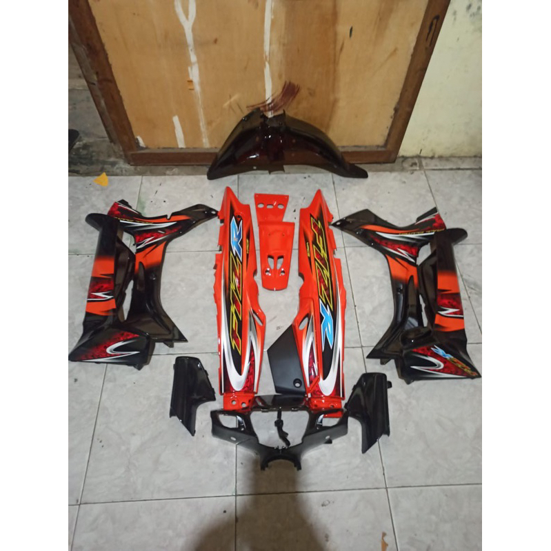 BODYSET YAMAHA  FIZ R ORANGE  2005