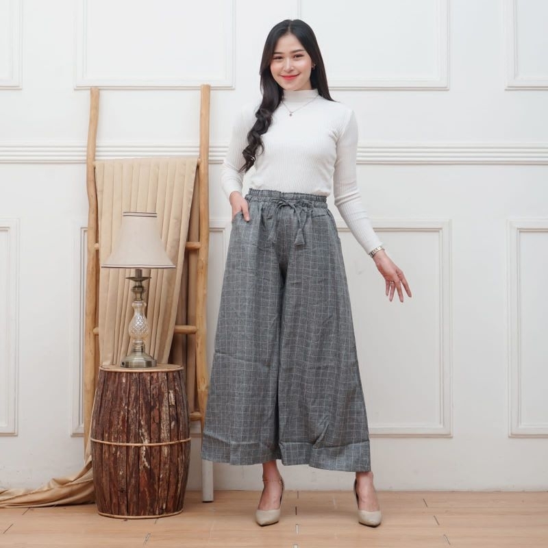 Celana kulot payung semiwool dengan motif kotak2 besar