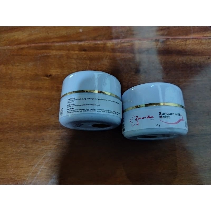 SUNSCREEN WITH MOIST ZAWIKA