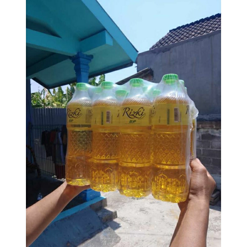 

minyak goreng Rizki 1 slop isi 12 pcs