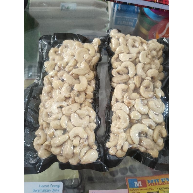 

Kacang Mede Jumbo 250g