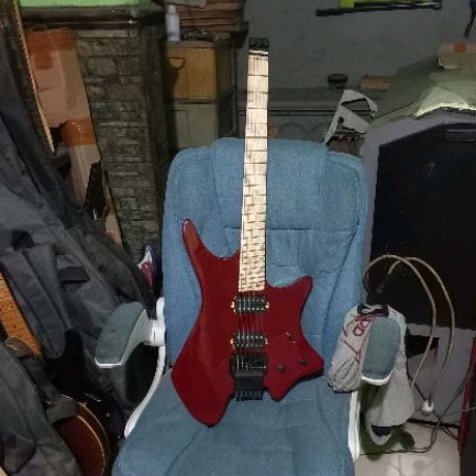 Body neck gitar model headless + tremolo