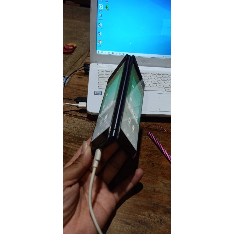 ZTE Axon M dual Layar