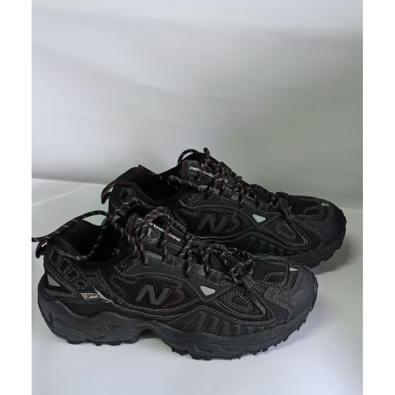 sepatu NB 703 full black