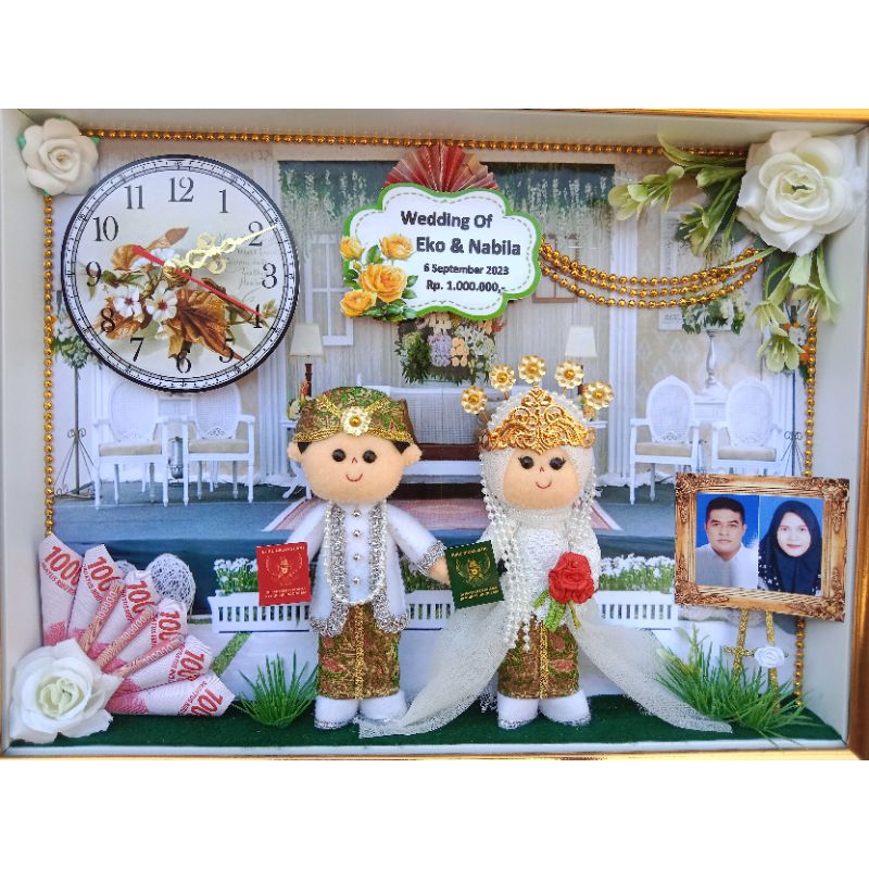 Mahar Pernikahan Boneka Flanel Frame 40x30. Mahar Nikah Muslim hijab