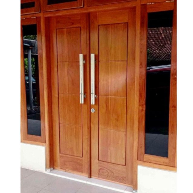 Pintu Rumah Utama Kupu Tarung Bahan Mahoni