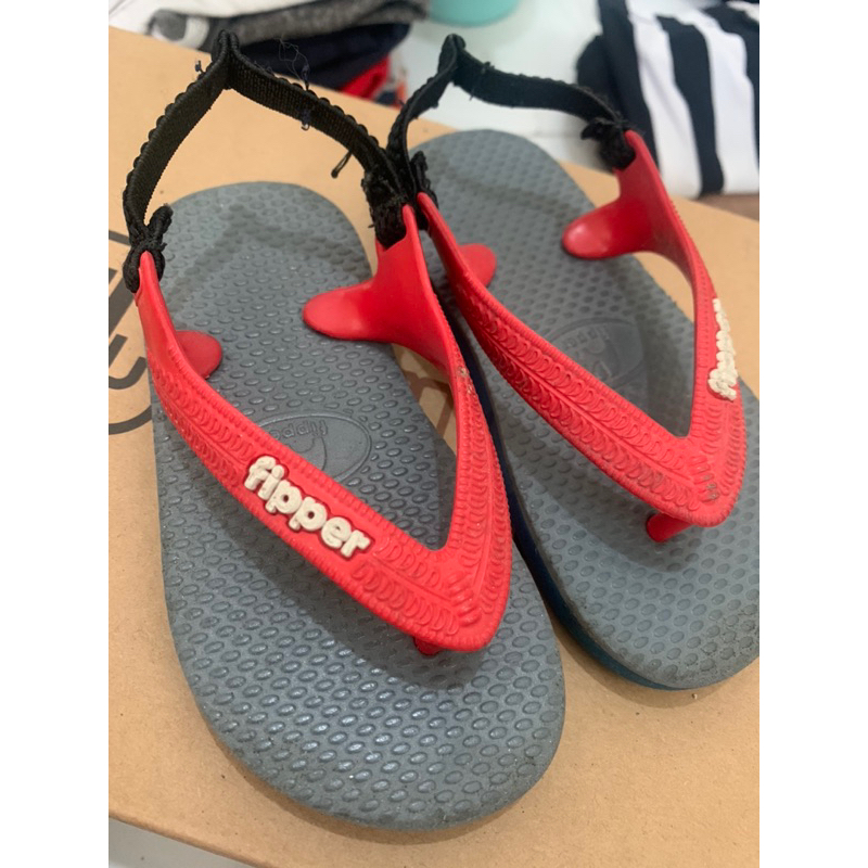 Sandal fipper anak mantan PL