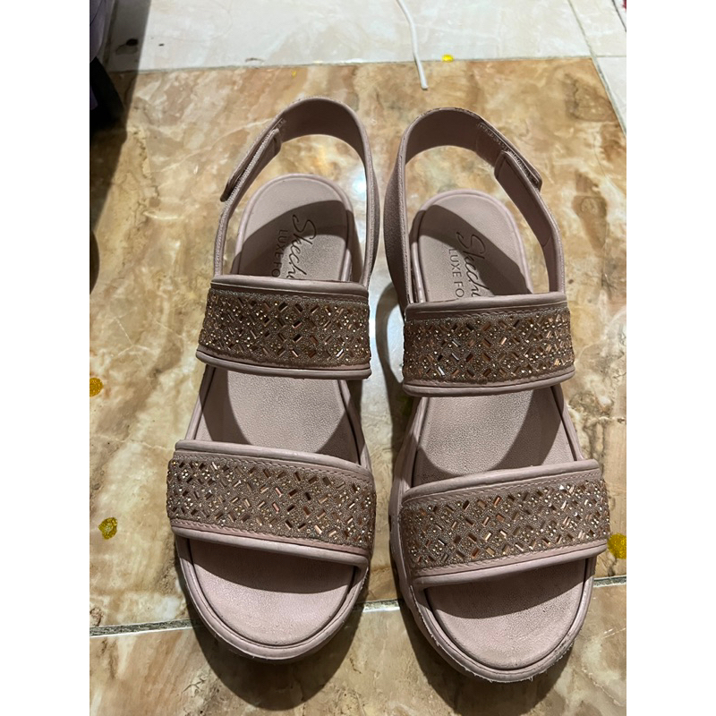 Preloved Sepatu Sandal Sendal Skechers Pink
