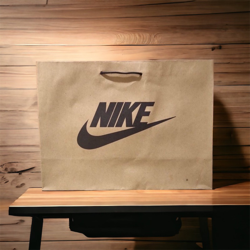 

PAPER BAG TAS PEMBUNGKUS UNTUK LAPISAN BOX SEPATU