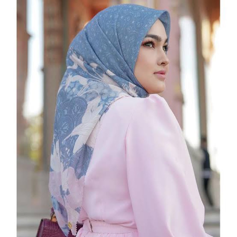 Preloved Buttonscarves Maharani Blue