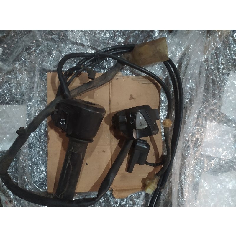 HOLDER KANAN KIRI NEW CBR150R NEW CBR150R FACELIFT KANAN KIRI SET