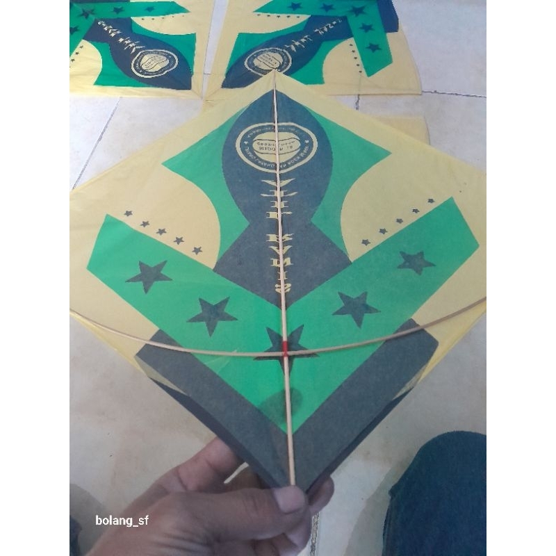 LAYANG LAYANG SUKOI BAMBU PETUNG