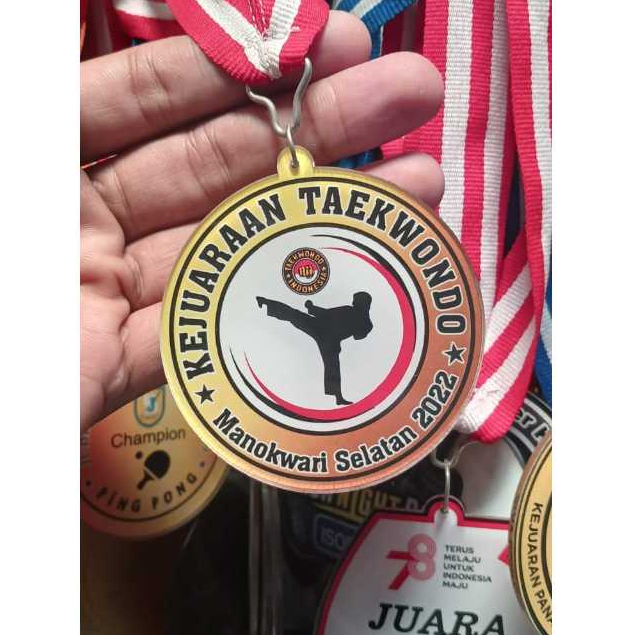 Medali Akrilik Kejuaraan Taekwondo