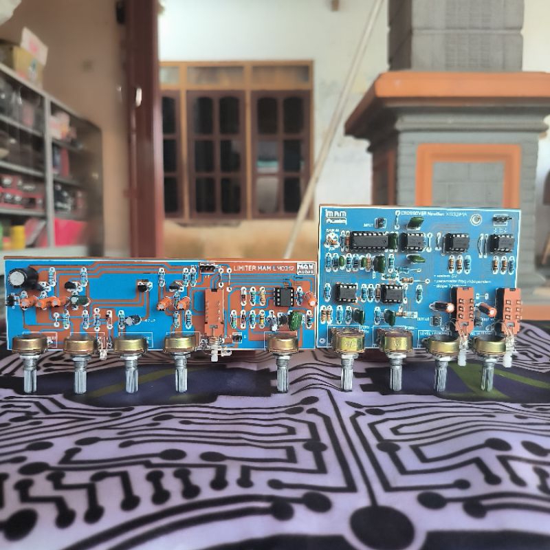 Kit Crossover 2Way + Compressor Limiter (Dengan Pembatas Power Amplifier Anti Terbakar)