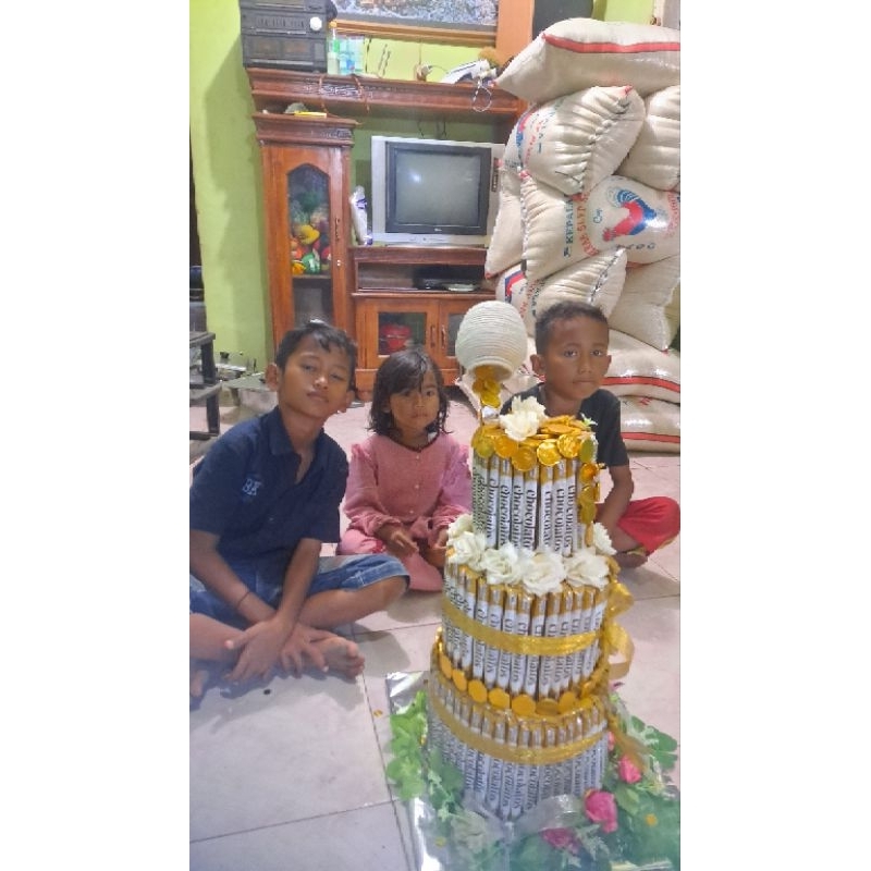 

wafer ulang tahun cokolatos 3 tingkat