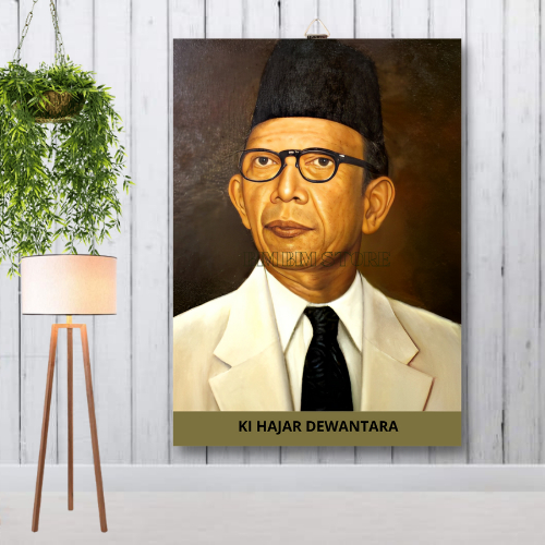 BINGKAI + FOTO PAHLAWAN KI HAJAR DEWANTARA HIASAN DINDING WALLDECOR POSTER KAYU PAJANGAN RUMAH - BIM
