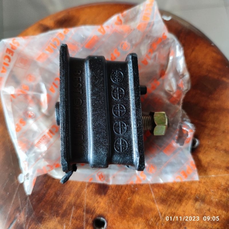 engine mounting monting hiace diesel lh11 karet pangkon dudukan mesin hiace diesel disel lh11 lh-11