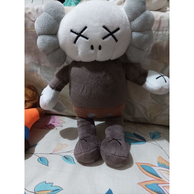 teman bearbrick boneka