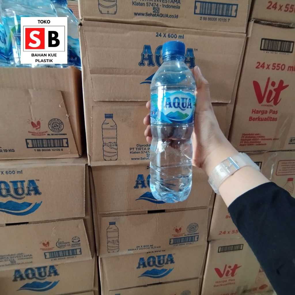 AQUA BOTOL 600ML 1 DUS KARTON 24 BOTOL AKUA AIR MINERAL