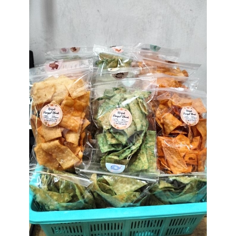 

pangsit nenek paket kemasan 50gr rasa bisa request, isi 24pcs per pack