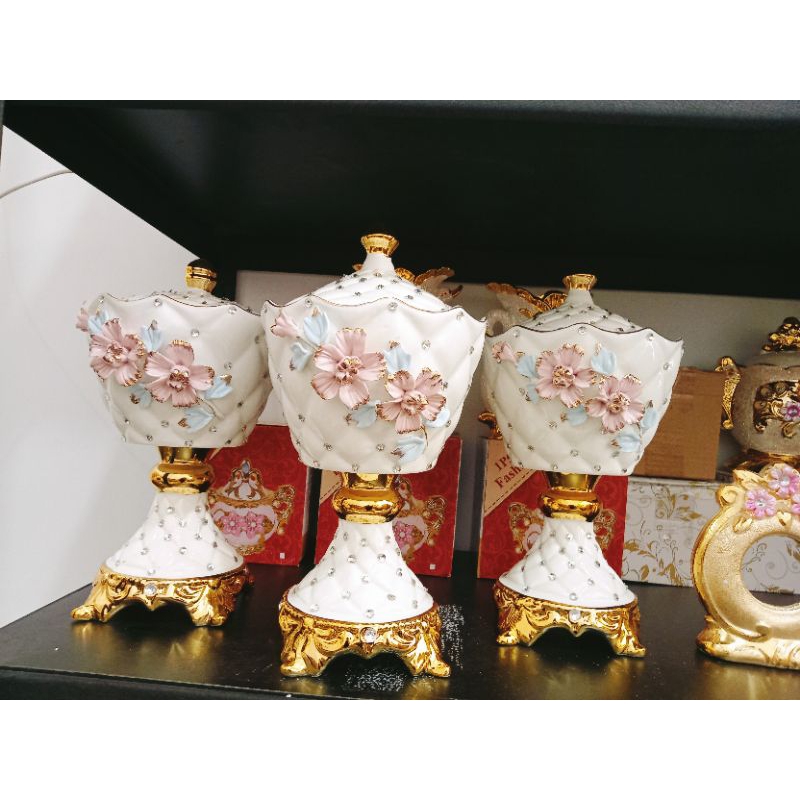 pajangan keramik porselen mewah set 3 / pajangan keramik import / pajangan keramik lemari kaca / paj