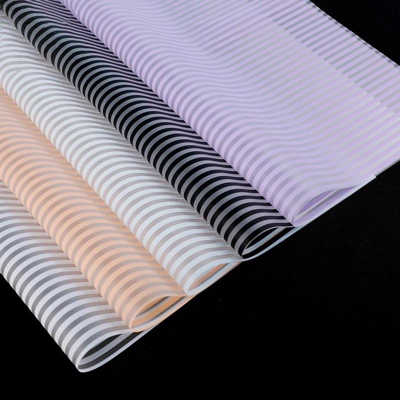

WRAPPING PAPER STRIPE FLOWER WRAPPING MOTIF GARIS GOLD LINE SILVER LINE FLOWER WRAPPING COLOR TRANSPARENT CELLOPHANE KERTAS BUNGA HAND BOUQUET PEMBUNGKUS BUKET BUNGA KERING BUKET WISUDA BUKET BUNGA SABUN WRAP PAPER FLORAL WRAPPING PAPER KERTAS CRAFT
