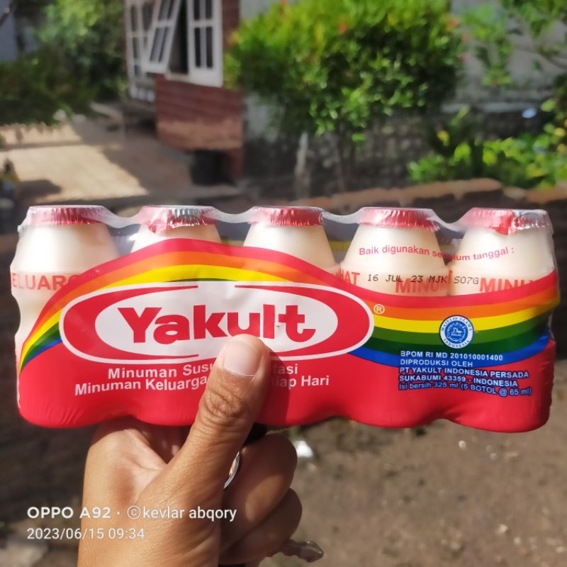 

Yakult minuman kesehatan.exp terbaru.Rayakan hari spesial mu dg Yakult