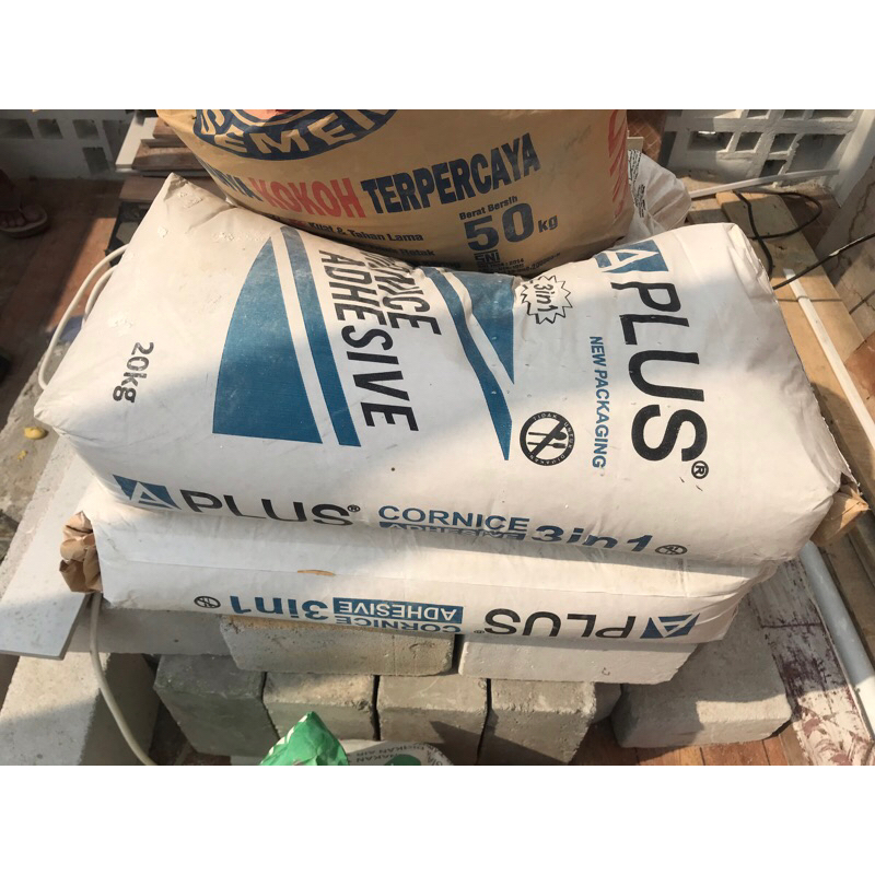 A Plus Cornice Adhesive NEW