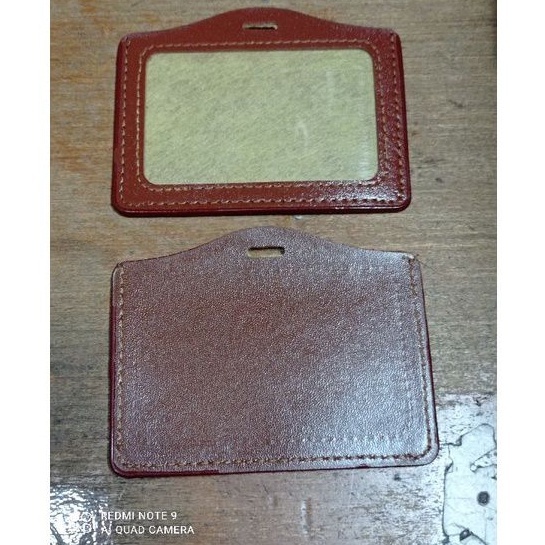 

TEMPAT ID CARD KULIT LANDSCAPE DAN POTRAIT - FRAME ID CARD KULIT CASING ID KULIT TIDUR SINTETIS